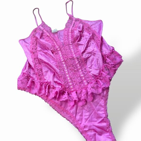 BarbieCore Pink Ruffle Lace Vintage lingerie
Bodysuit Large SKU 86 | boudoir - Picture 3 of 6